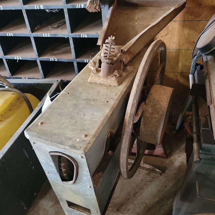 John Deere No. 1A Feed Grinder