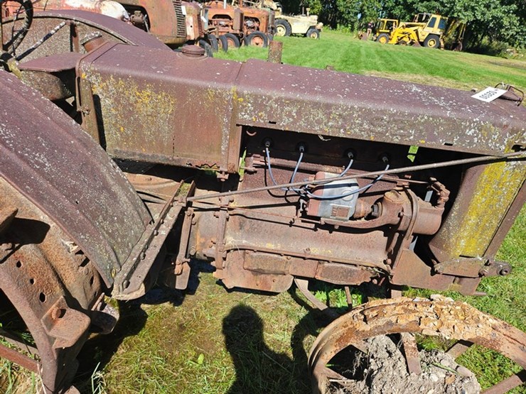 #2530-•-1939-case-c-tractor-image-15