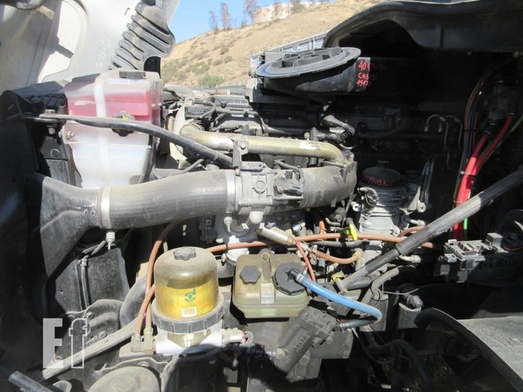 2012-freightliner-cascadia-125-image-5