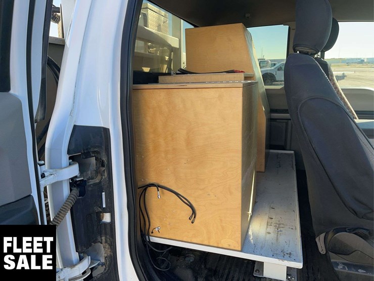 2020-ford-f550-image-15