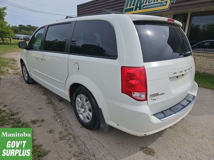 2011-dodge-grand-caravan-image-8