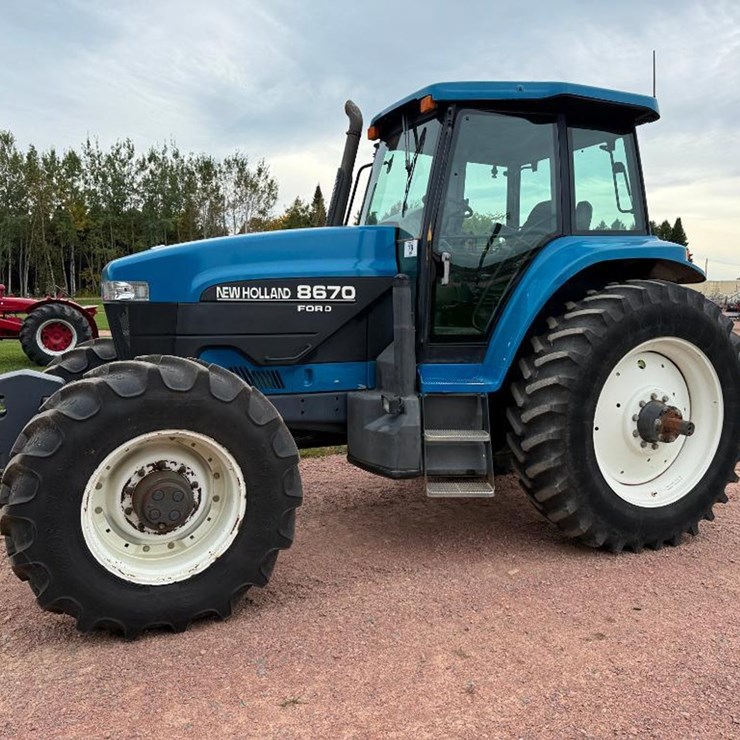 NEW HOLLAND 8670