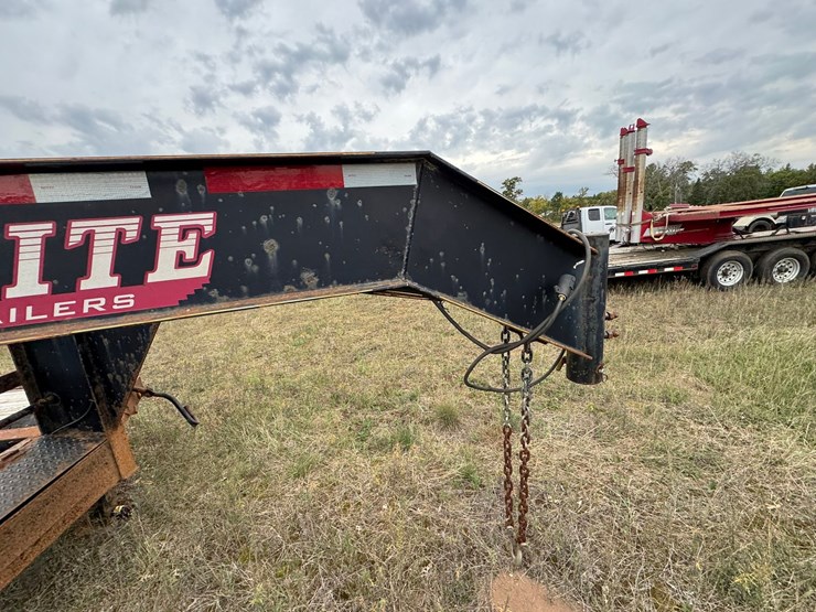 #1945-•-elite-flex-control-gooseneck-trailer-frame-image-35