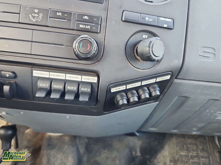 2013-ford-f350-image-22