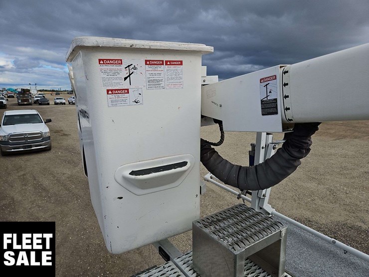 2015-international-durastar-4400-image-39