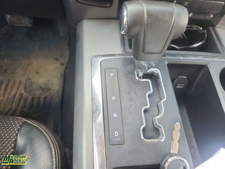 2013-dodge-1500-image-24