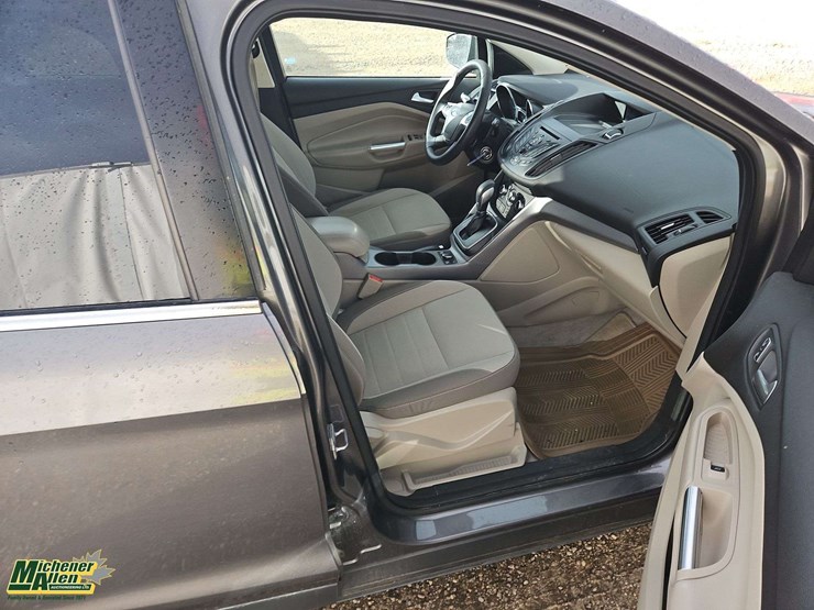 2014-ford-escape-se-image-17