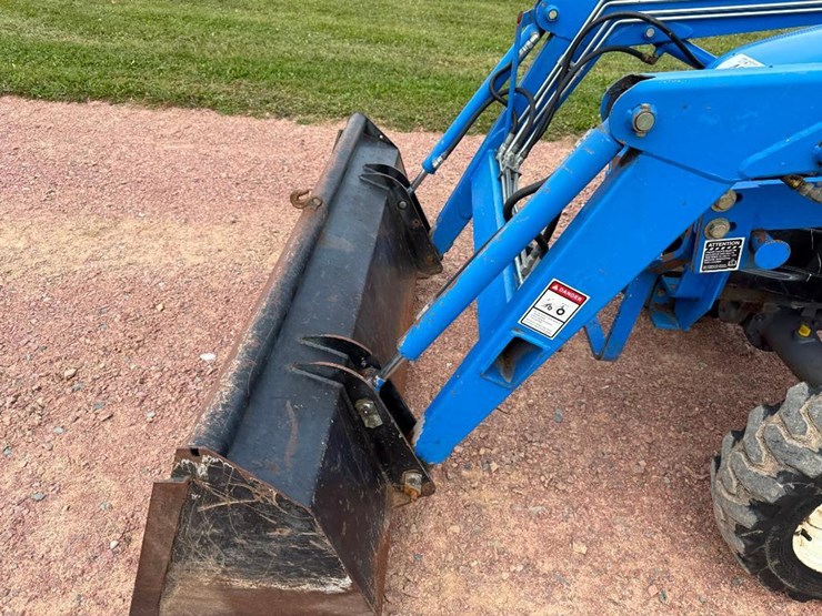 new-holland-tc25d-image-13