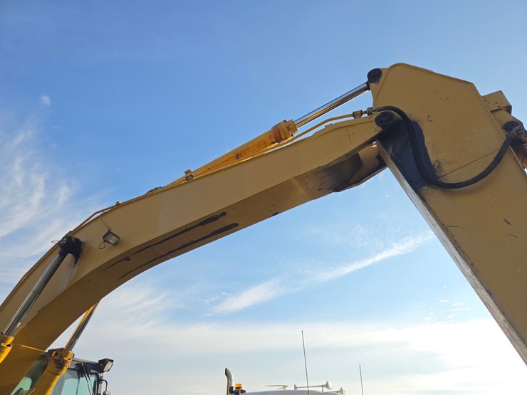 caterpillar-330b-image-18