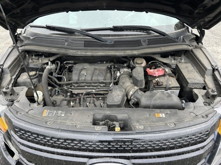 2014-ford-explorer-image-34