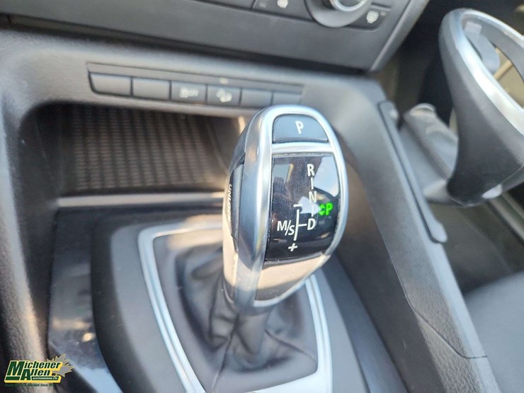 2012-bmw-x1-image-25