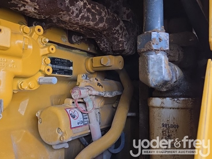 2019-deere-744k-image-53