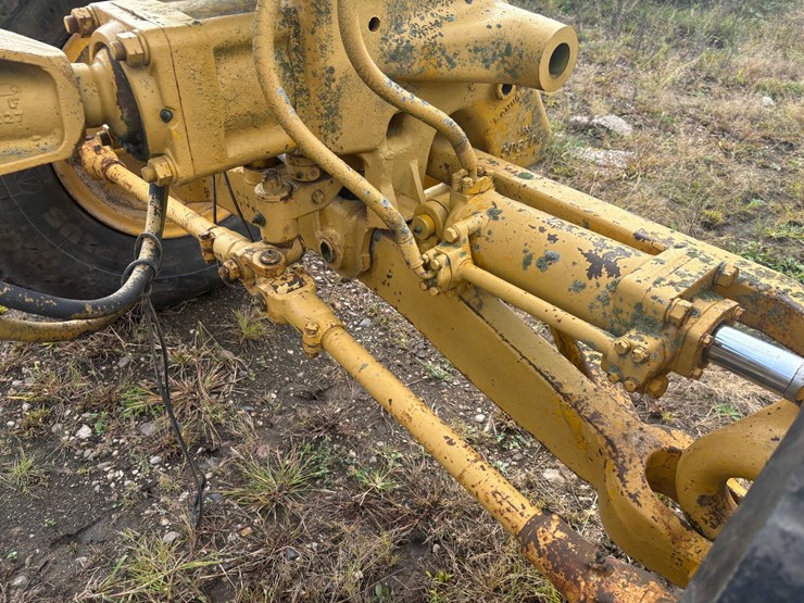 caterpillar-12-image-36