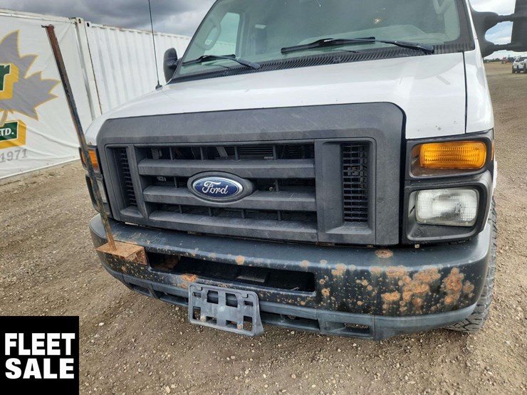 2010-ford-cargo-image-15