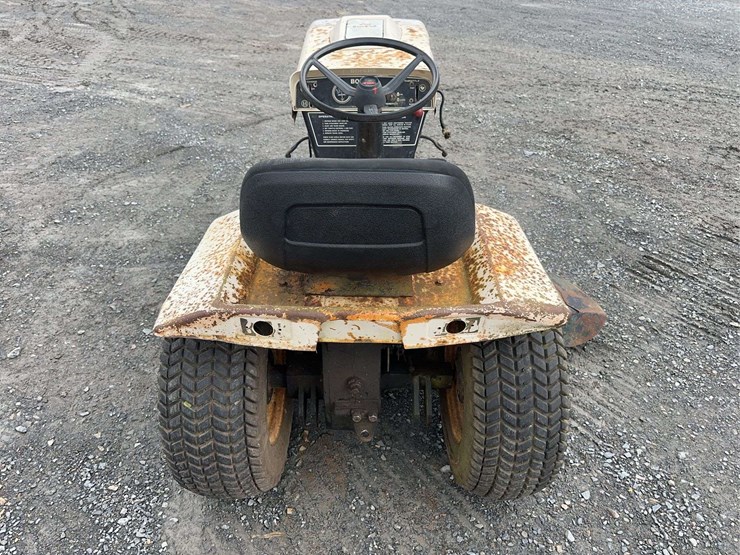 bolens-h-16-lawn-tractor-with-blower-and-snow-blade--no-engine-image-6