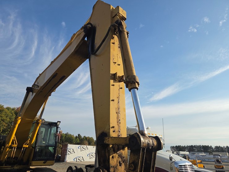 caterpillar-330b-image-15