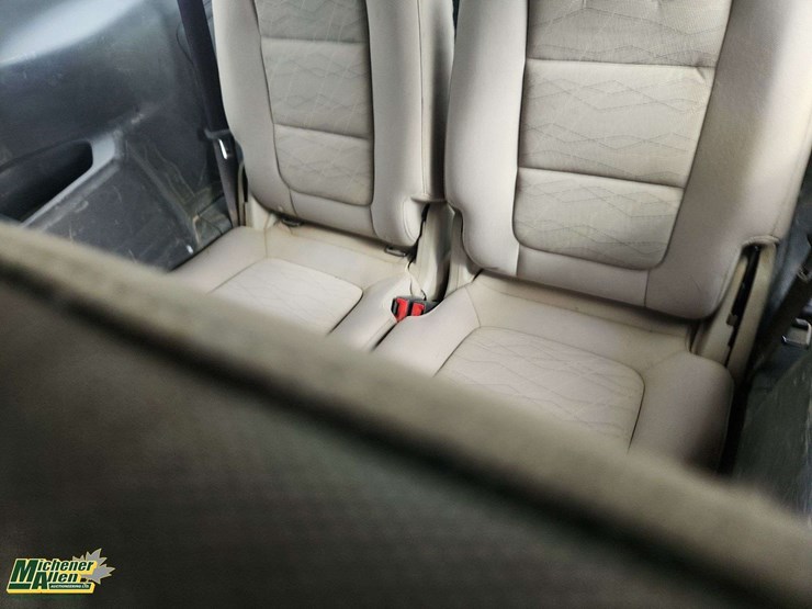 2013-ford-explorer-image-32
