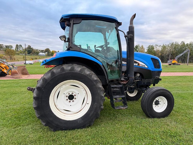 new-holland-ts110a-image-4