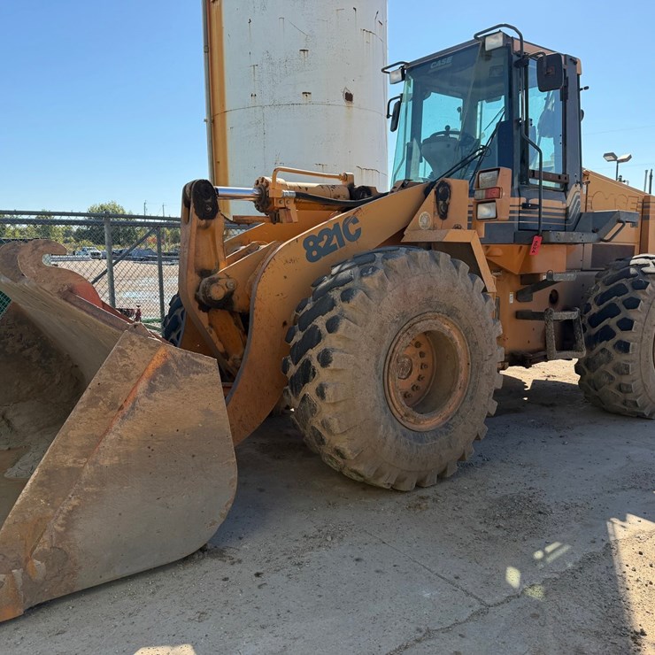 CASE 821C