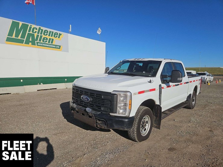2023-ford-f350-image-1