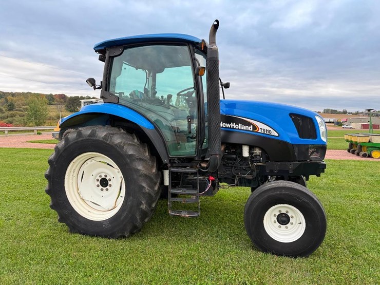 new-holland-ts110a-image-3