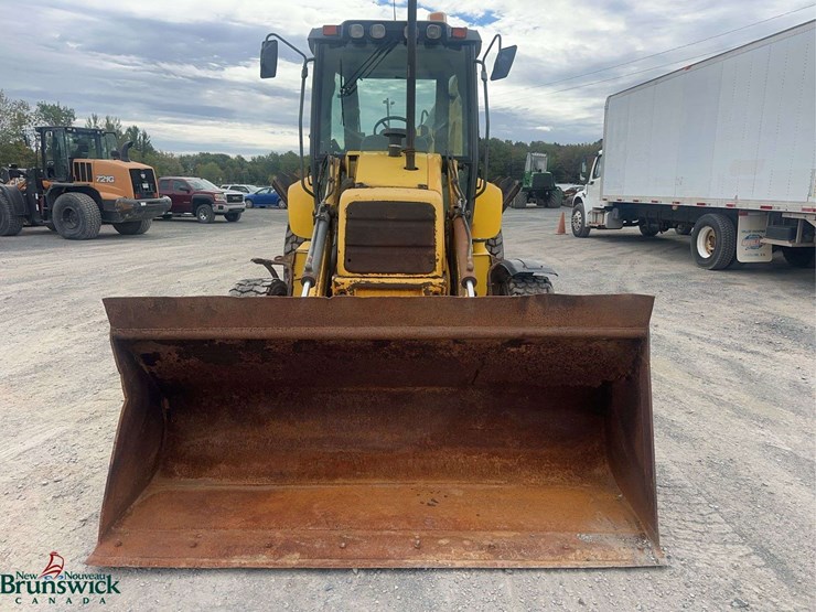 new-holland-b95-image-2