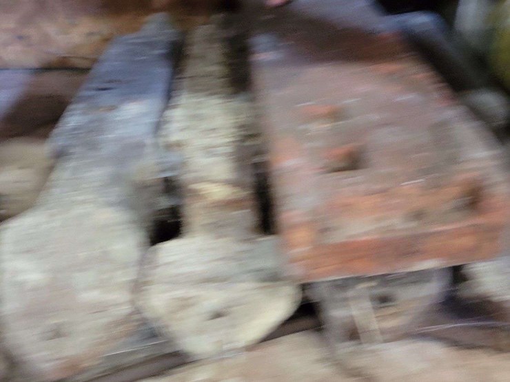 heavy-duty-iron-plow-beams-and-agricultural-equipment-parts-image-2