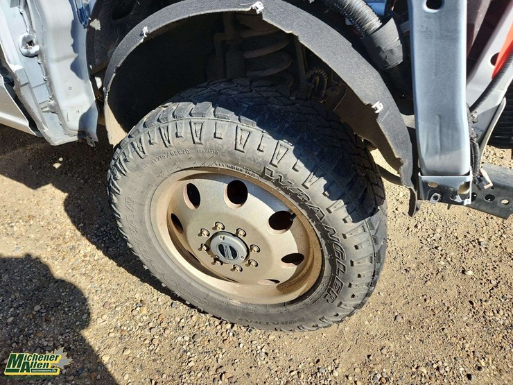 2023-ford-f250-image-7