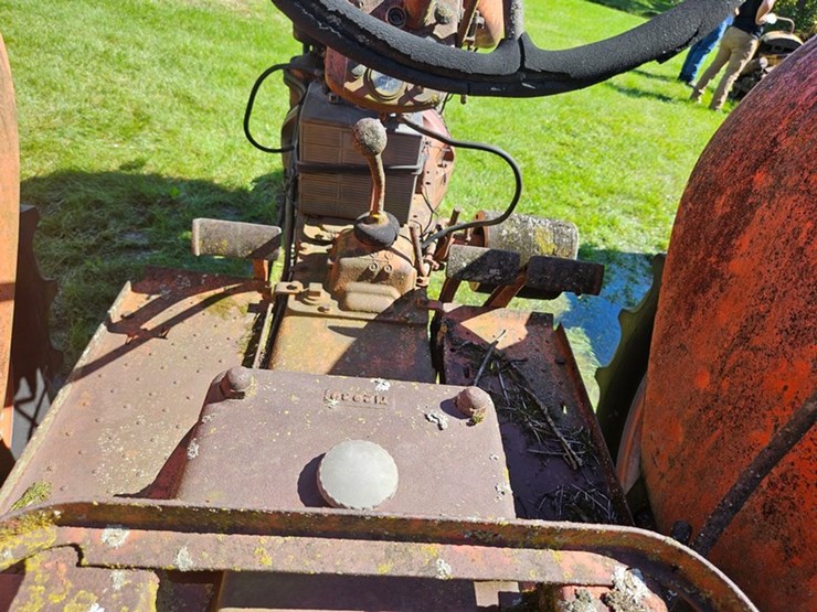 #2528-•-cockshutt-f3-tractor-image-22