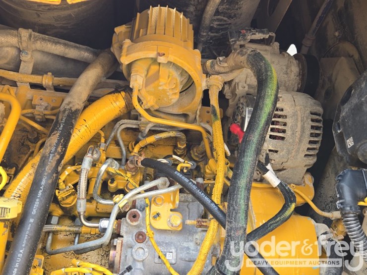 2019-deere-744k-image-37