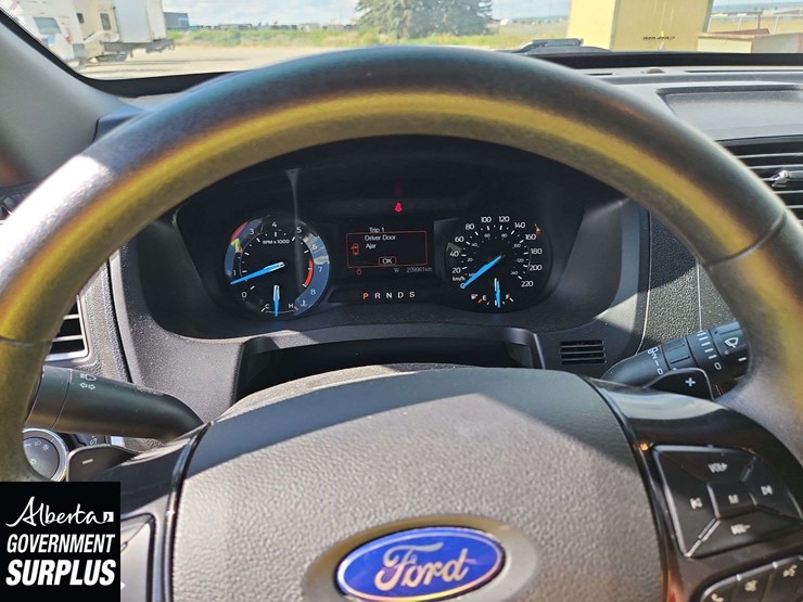 2017-ford-explorer-image-19
