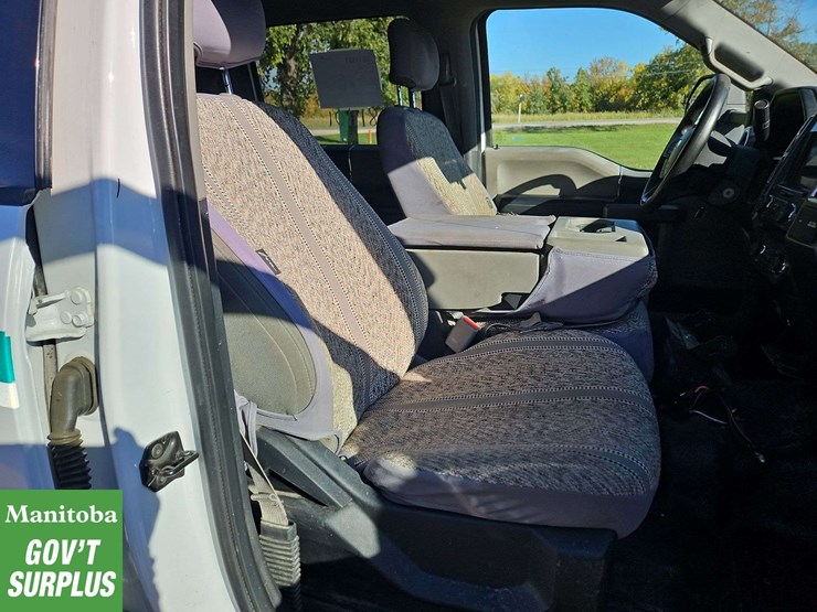 2017-ford-f550-image-18