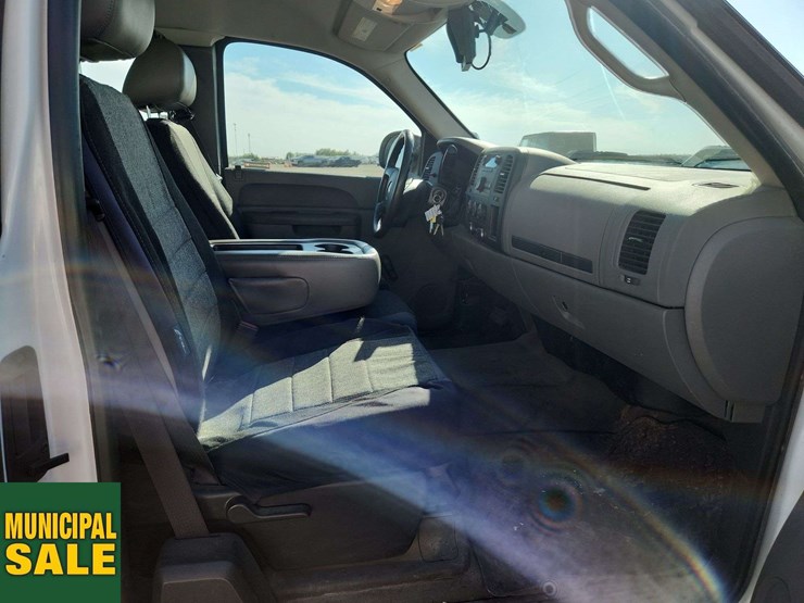 2011-chevrolet-silverado-1500-image-19