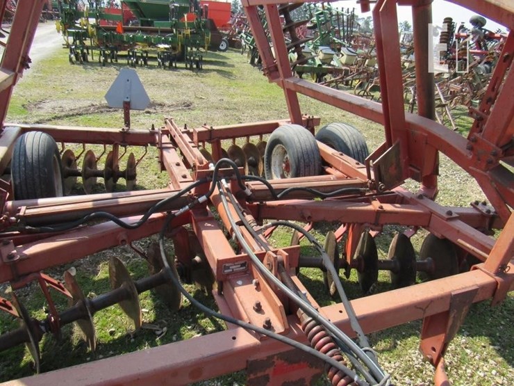 massey-ferguson-820-image-5