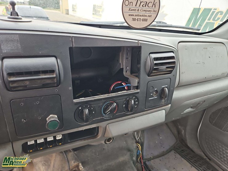 2006-ford-f350-image-17