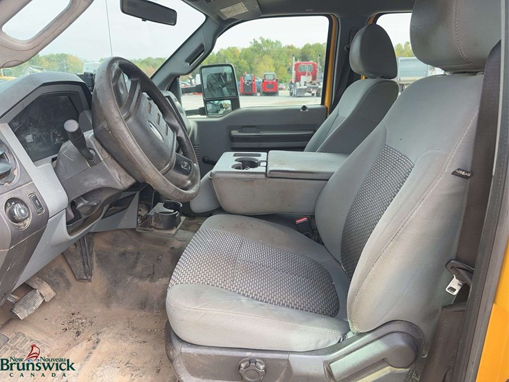 2012-ford-f550-xl-image-19