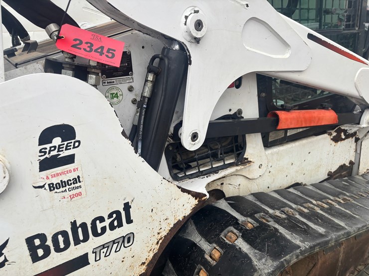 2015-bobcat-t770-image-18