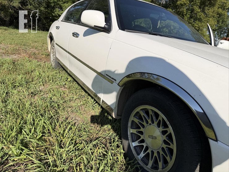 2001-lincoln-image-25