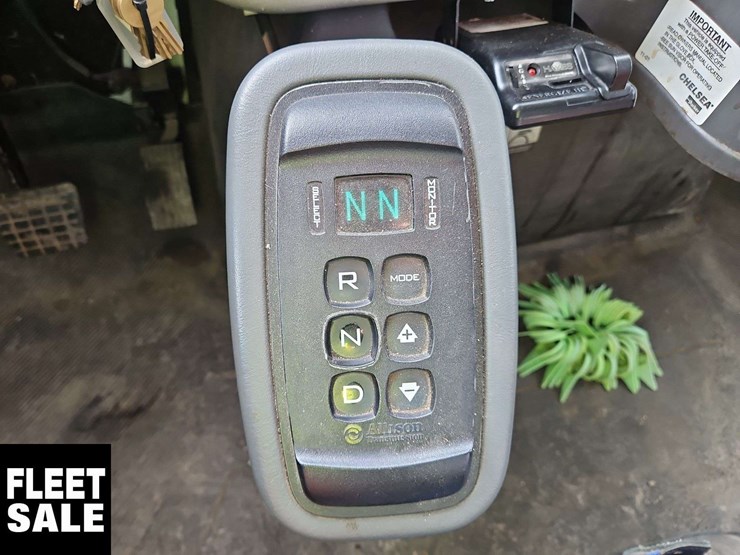 2015-international-durastar-4400-image-18