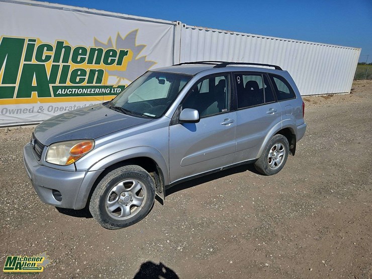 2004-toyota-rav4-image-1