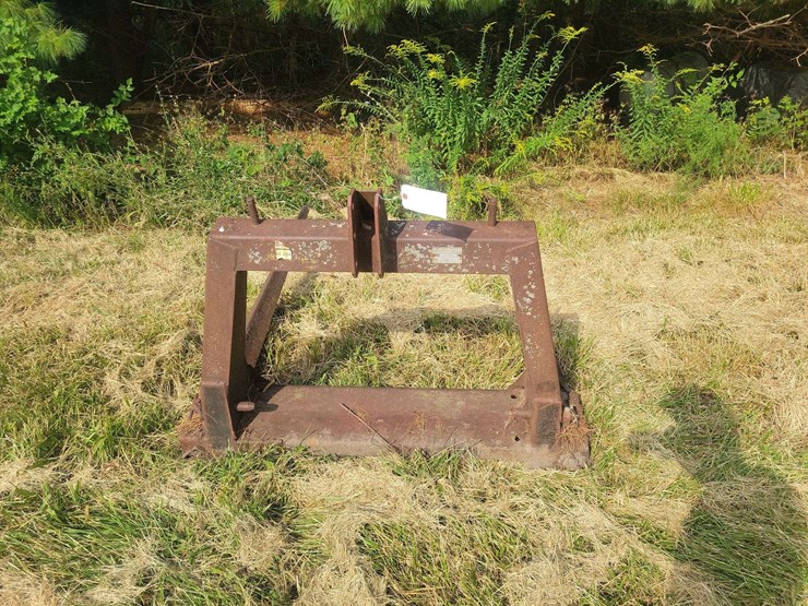sperry-new-holland-model-380-bale-handler-fork-attachment-image-2