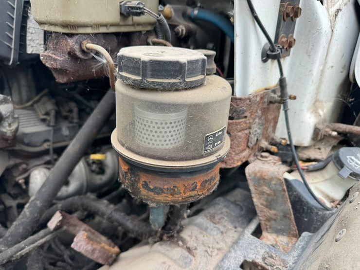 #1935-•-2004-chevrolet-5500-roll-back-truck-image-51