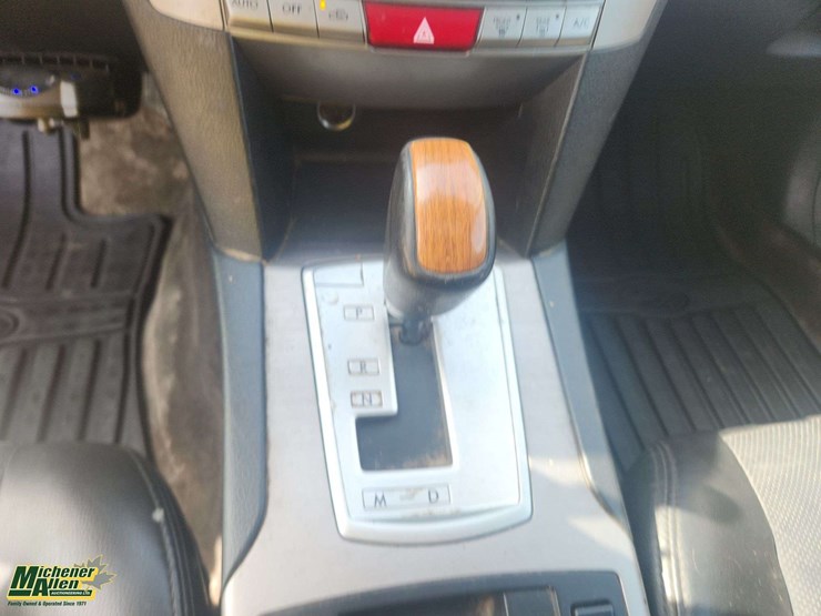 2014-subaru-outback-image-24