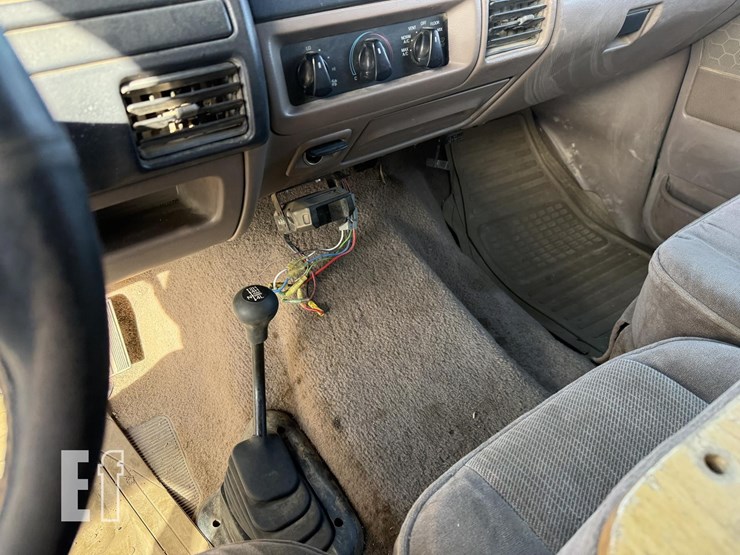1996-ford-f350-xlt-image-25