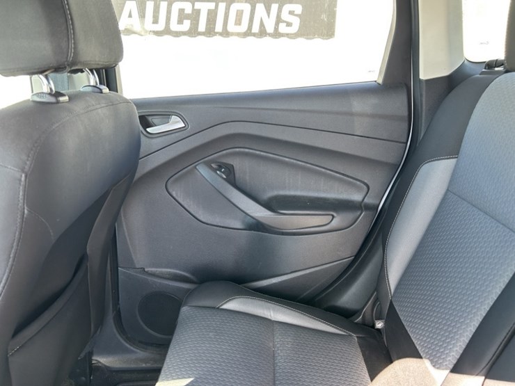 2017-ford-escape-image-24