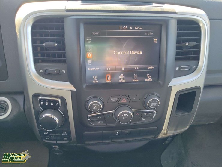 2014-dodge-1500-image-17