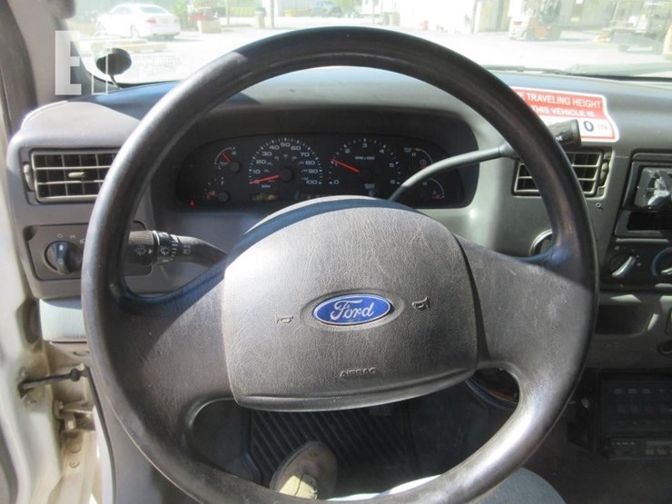 2003-ford-f550-image-8