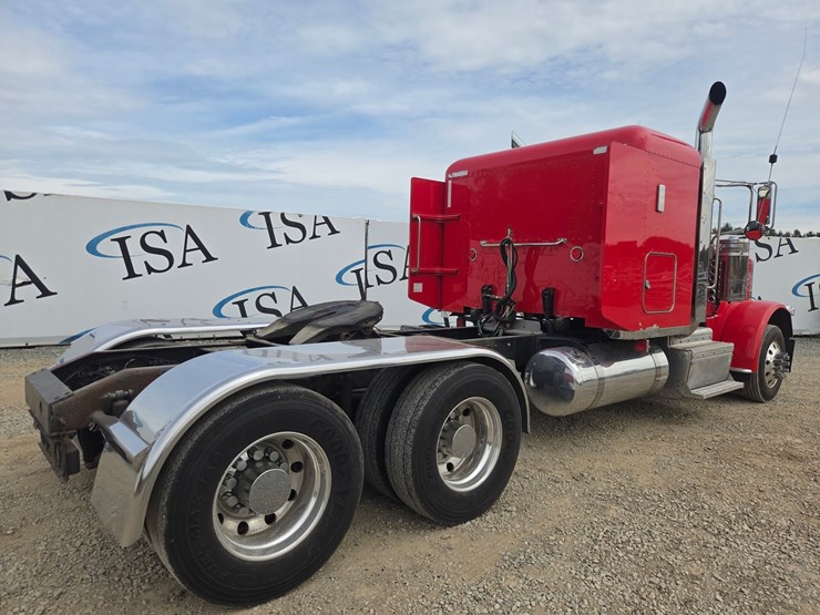 #1408-•-2014-peterbilt-388-sleeper-cab-truck-tractor-image-5