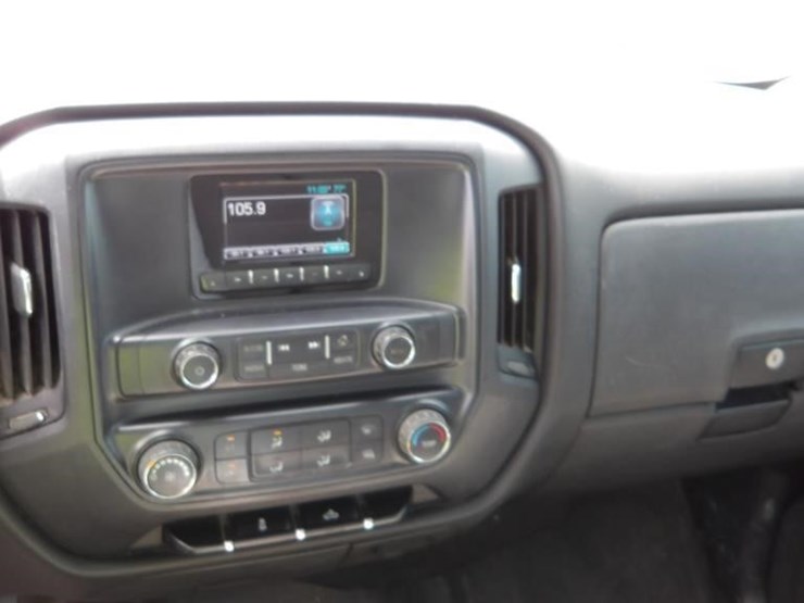 2015-chevrolet-2500-image-19