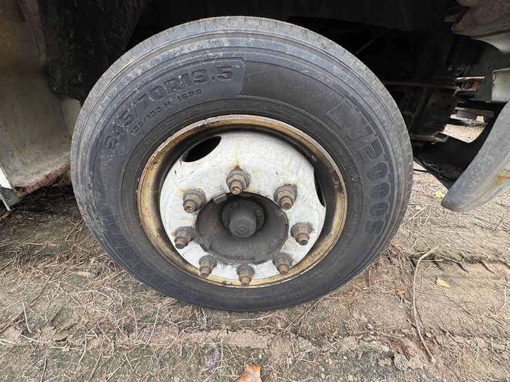 2015-ford-f650-image-74